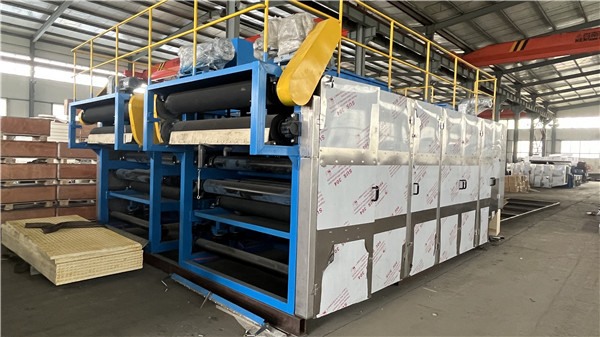 某污水處理廠訂購的2臺污泥二次脫水機(jī)完工發(fā)貨！